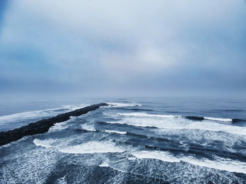 When the Ocean Rages: How Storm Chasers and Scientists Are Chasing Hurricane-Driven Sea Events